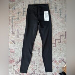 NWT Lululemon Wunder Train HR Legging 28” in Black- Size 6, Everlux fabric